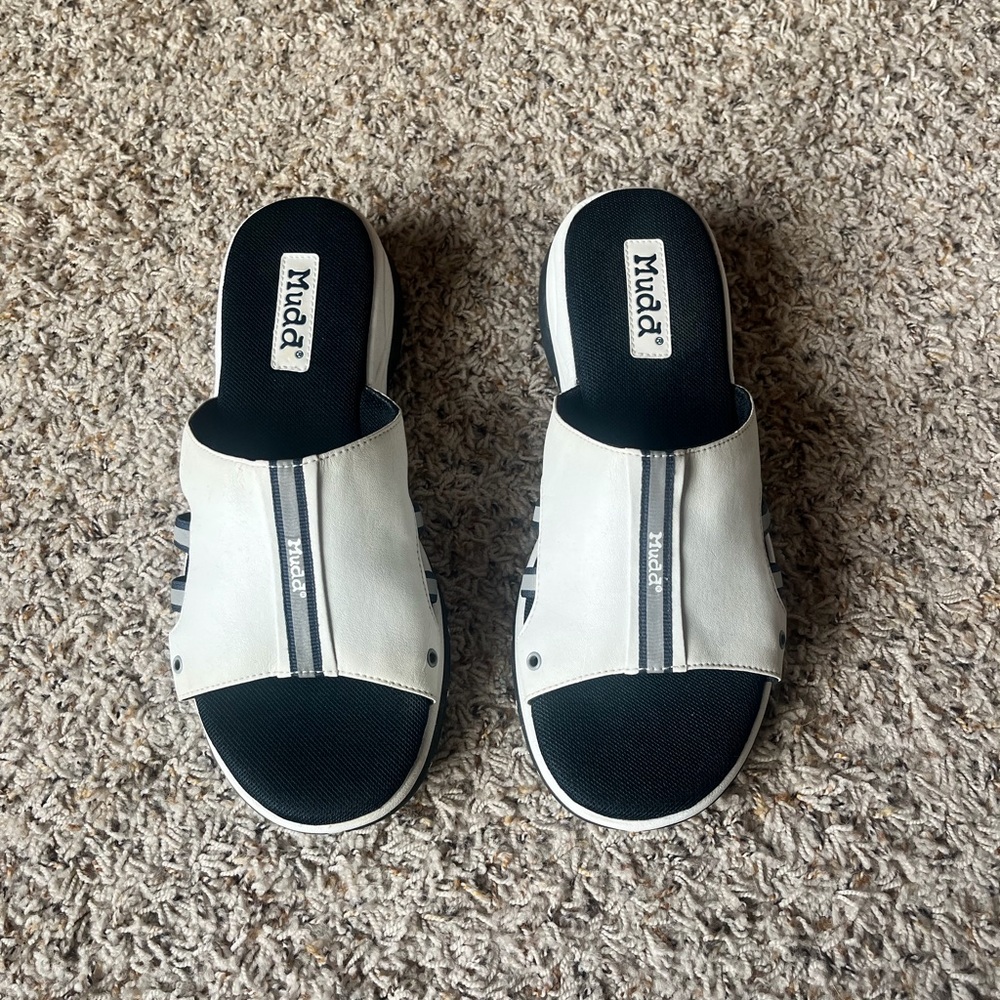 Vintage, Mudd Women's Black and White Chunky Sandals